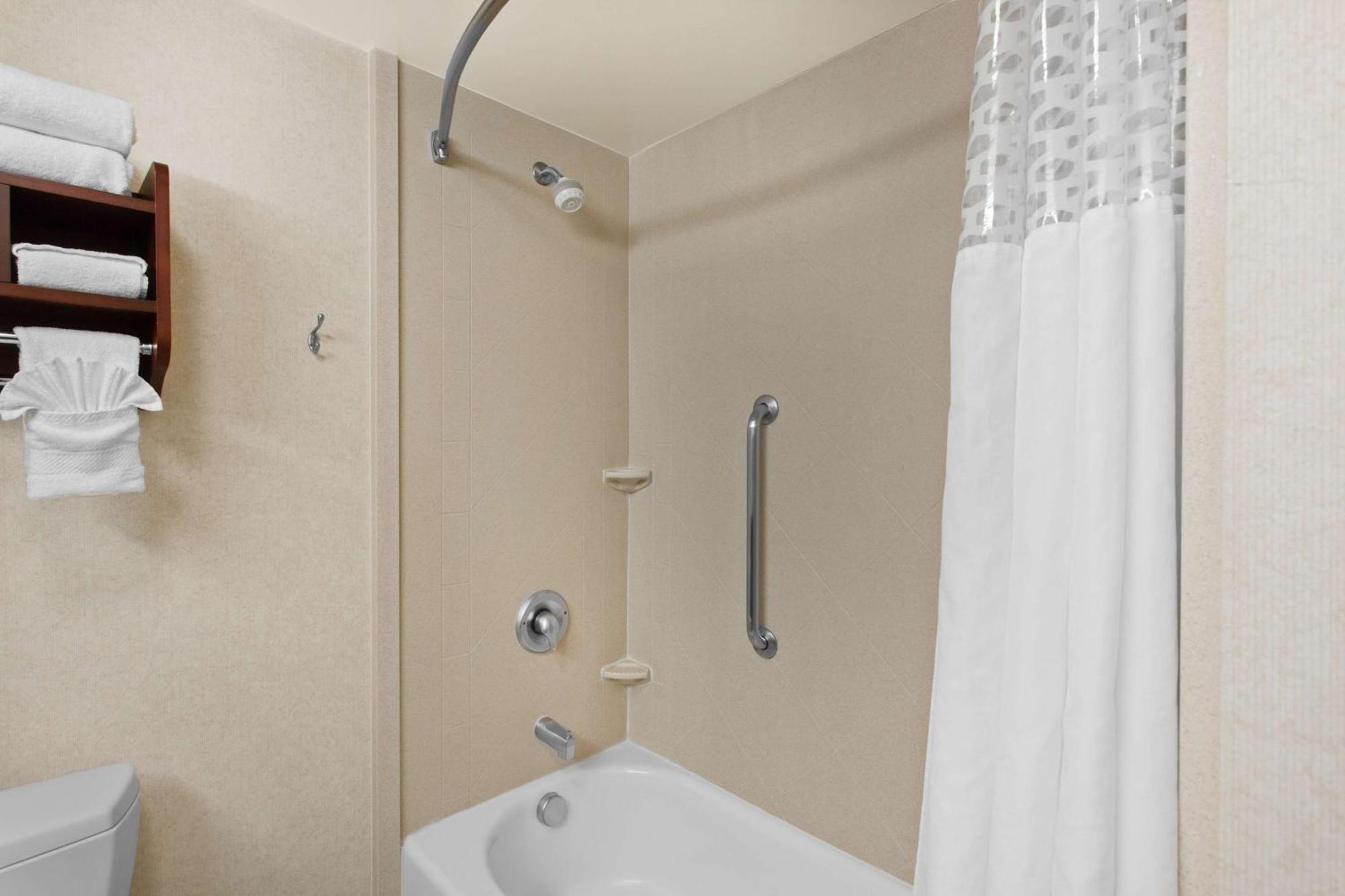 Hampton Inn & Suites Oakland Airport-Alameda Ngoại thất bức ảnh